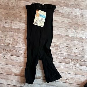 💚Assets by Spanx NWT firmer, size 3